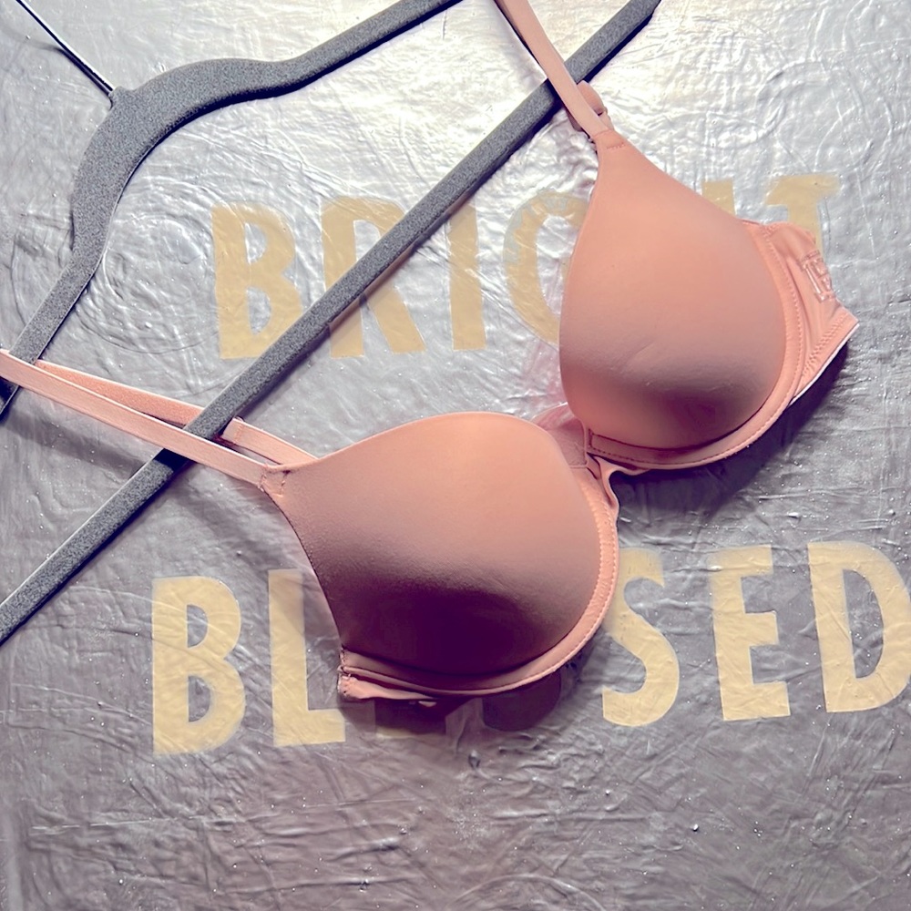 PINK Victoria’s Secret Wear Everywhere Pink Push-up Bra 32B
